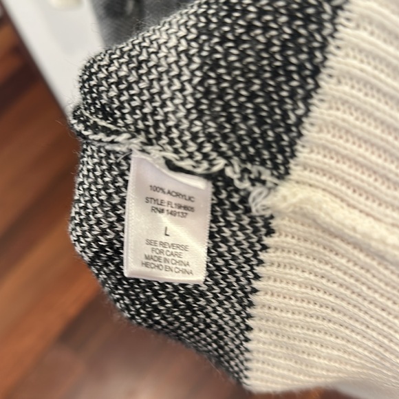 Spotted Cardigan - Picture 6 of 6